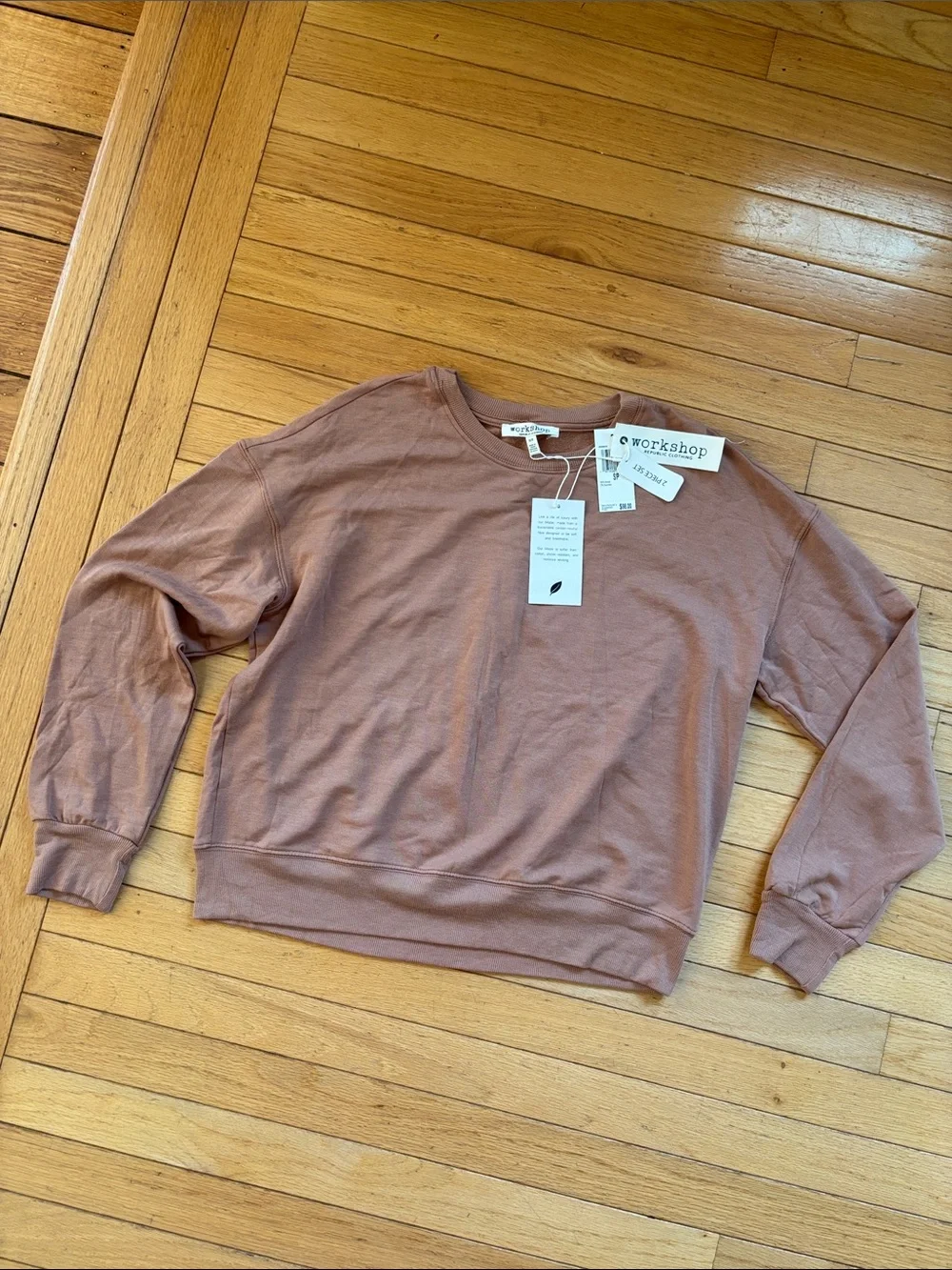 Women’s matching leisure/travel set (sweatshirt & jogger) size S NWT 2 piece